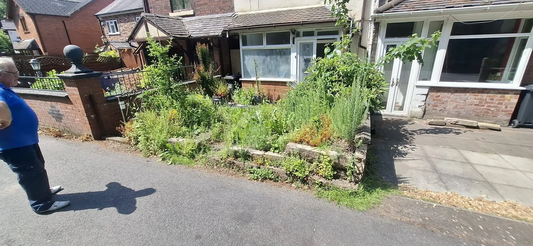 After: cleared front garden with gravelled surface