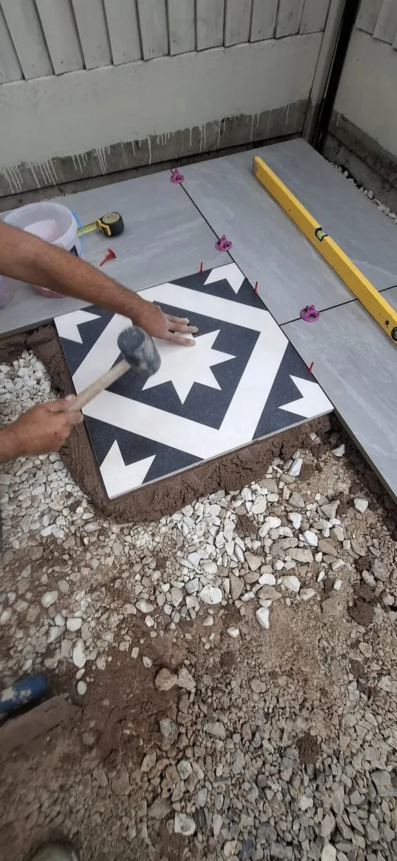 Patterned outdoor tiling installation